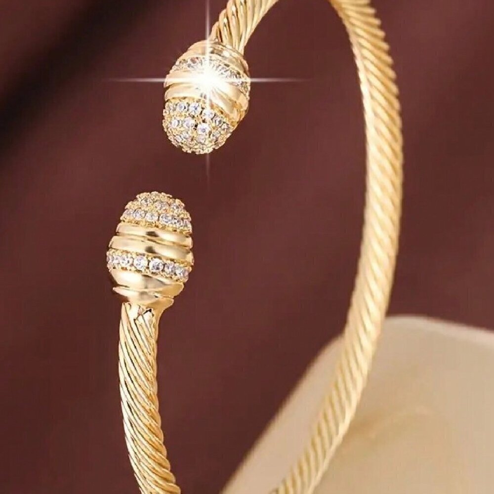 Fashionable Women's Elegant Open Cable Rope Bracelet W